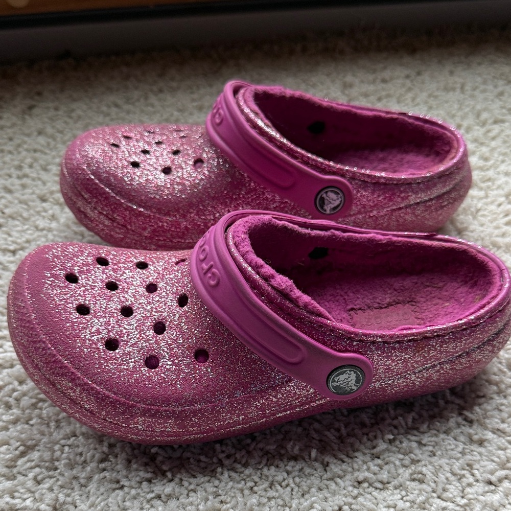 CROCS Kids Sparkly Fur Lined Crocs GUC